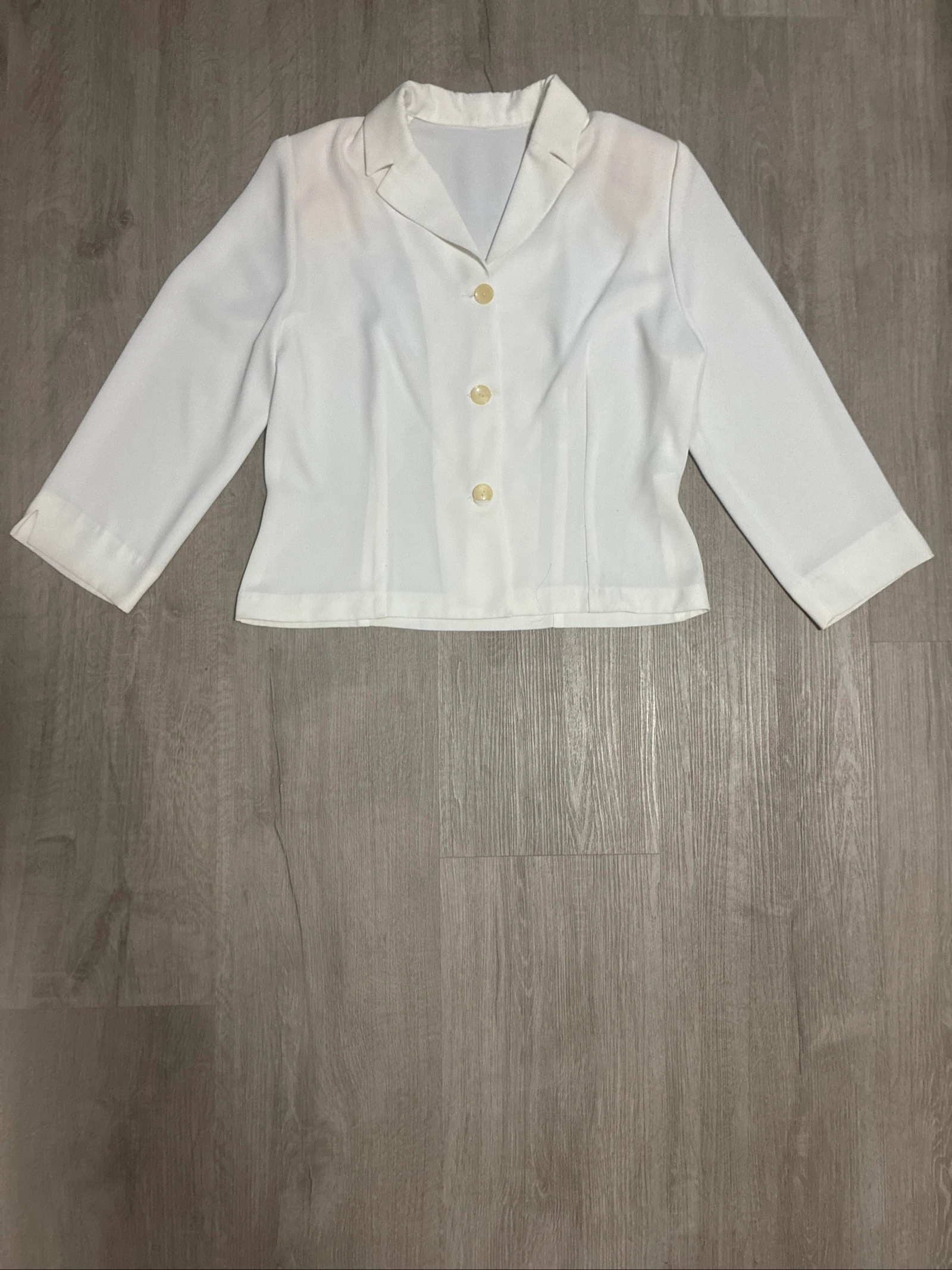 Traje color blanco talla 44 XL